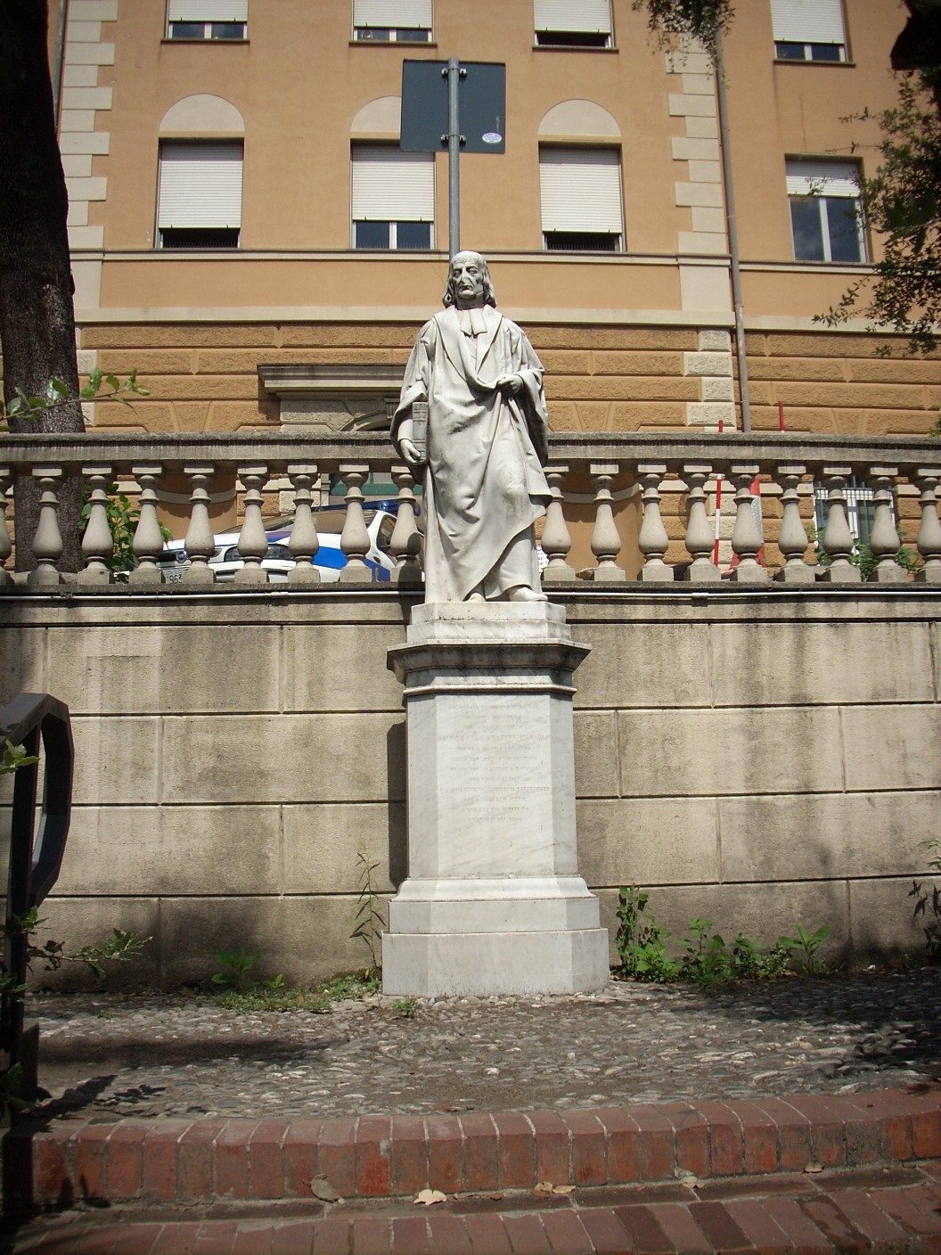 Giuseppe Molfino's monument, Rapallo, Italy - 01.JPG